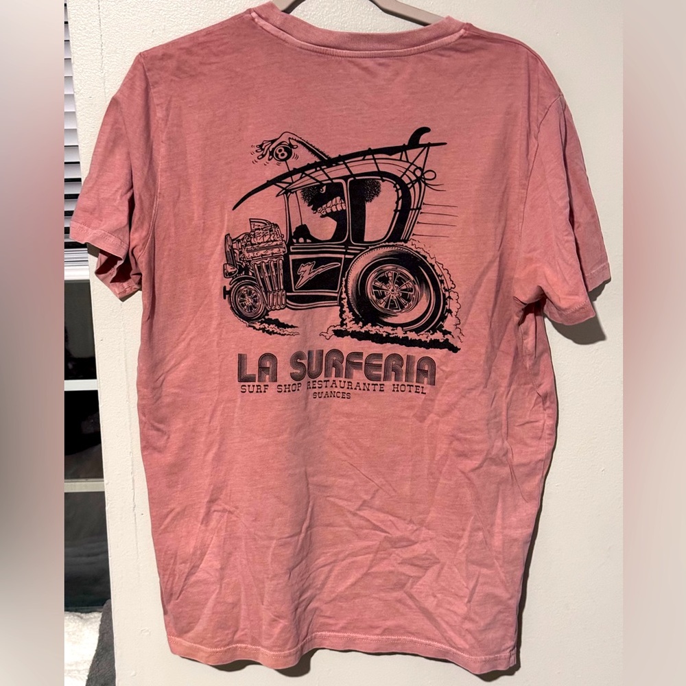 La Surferia tee